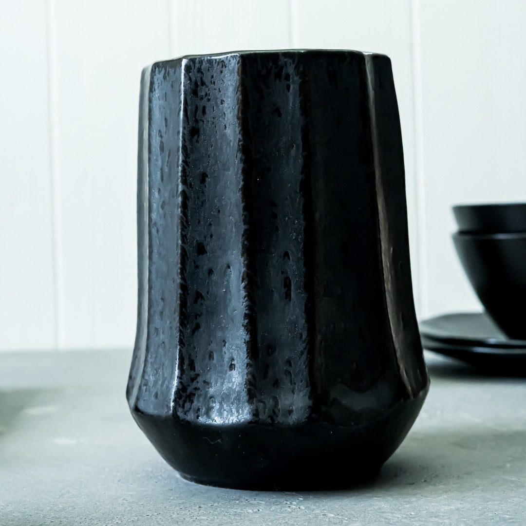 Keramik-Vase · schwarz